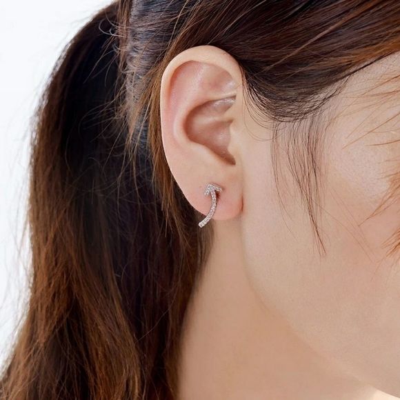 *)Silver* Arrow Earrings - Picture 6 of 6